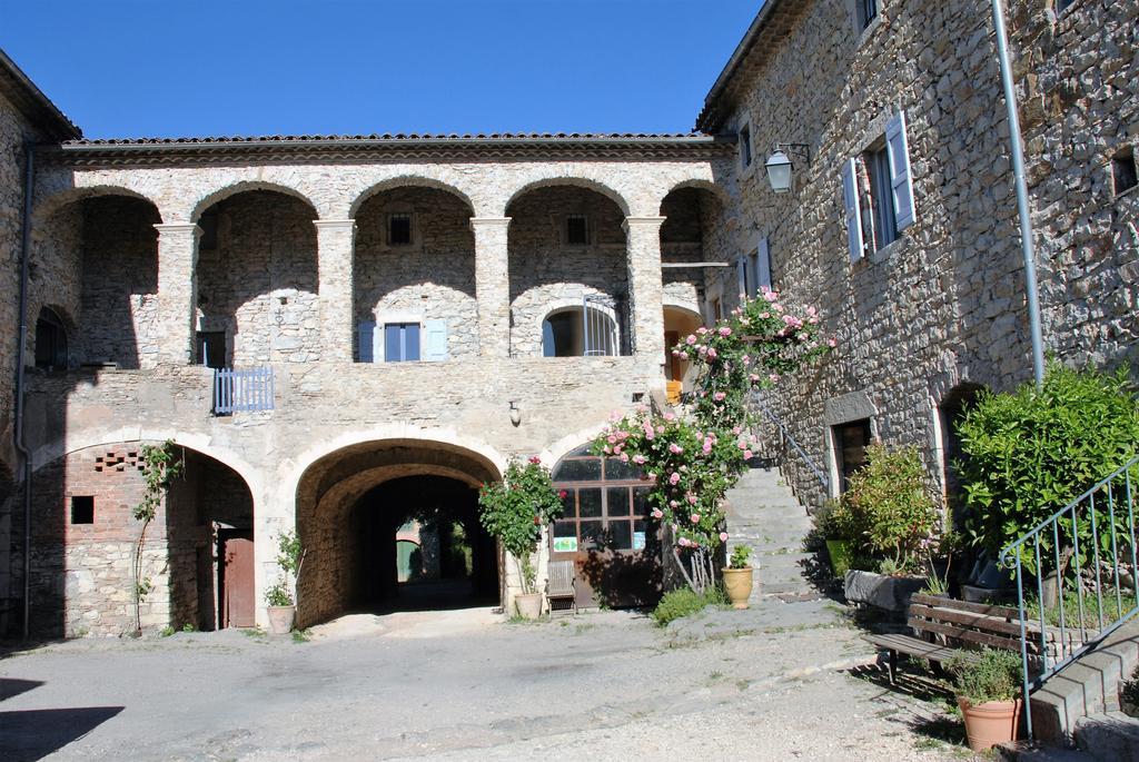 B&B Les Jardins Du Mas Evesque Rousson (Gard) Exterior foto