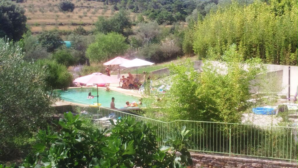 B&B Les Jardins Du Mas Evesque Rousson (Gard) Exterior foto