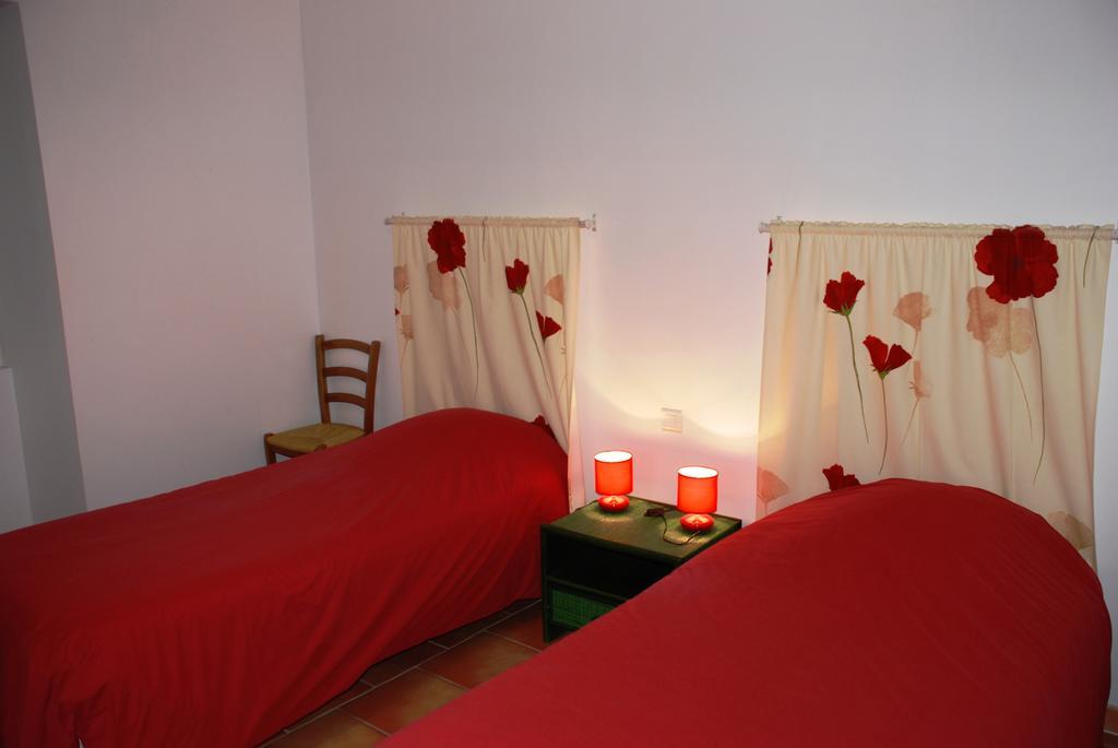 B&B Les Jardins Du Mas Evesque Rousson (Gard) Quarto foto