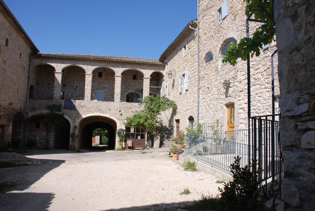 B&B Les Jardins Du Mas Evesque Rousson (Gard) Quarto foto
